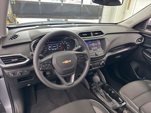 Used 2023 Chevrolet TrailBlazer LT image 15