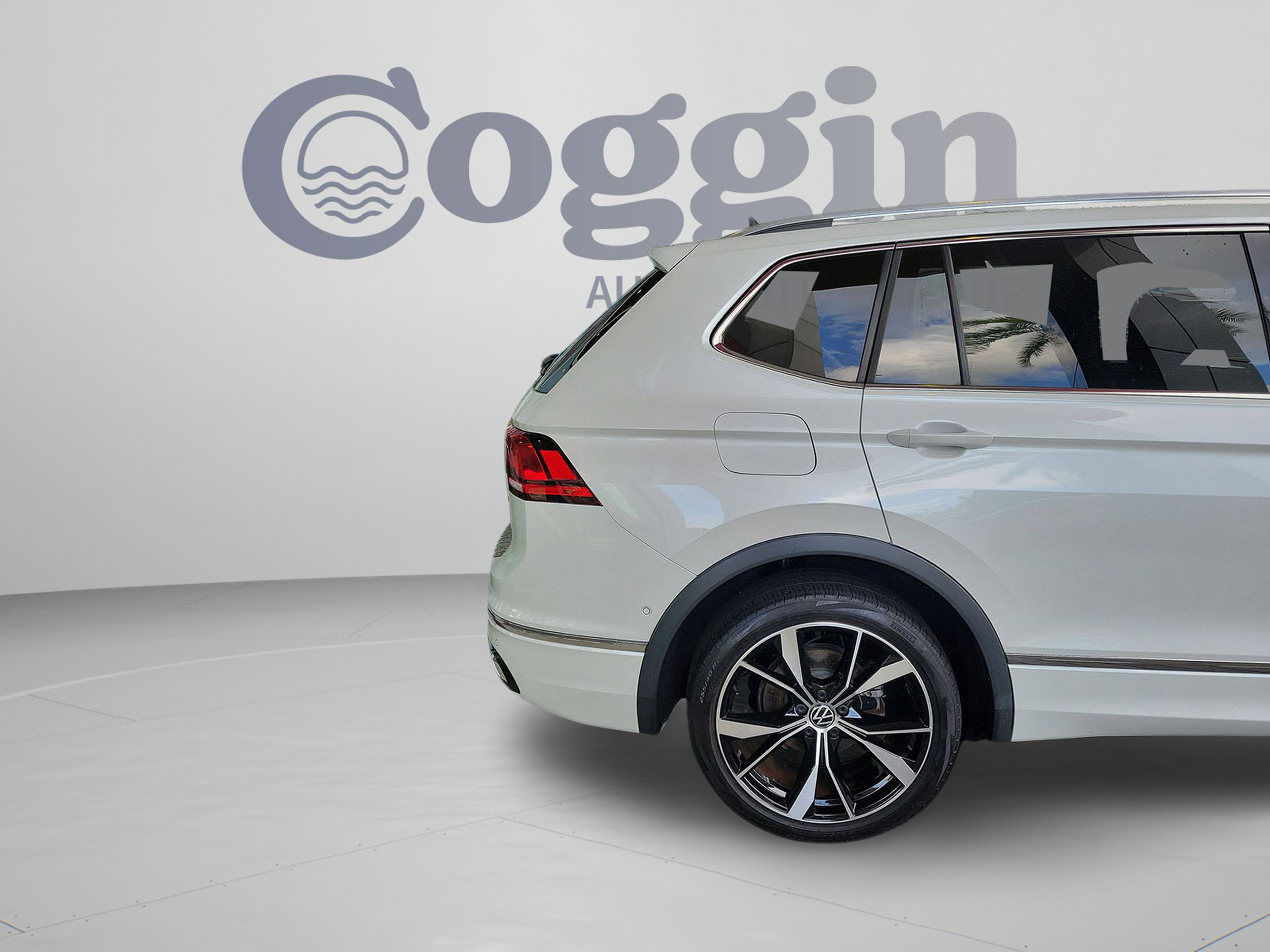 Used 2022 Volkswagen Tiguan SEL R-Line AWD/4WD image 35