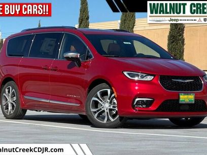 New 2026 Chrysler Pacifica Pinnacle