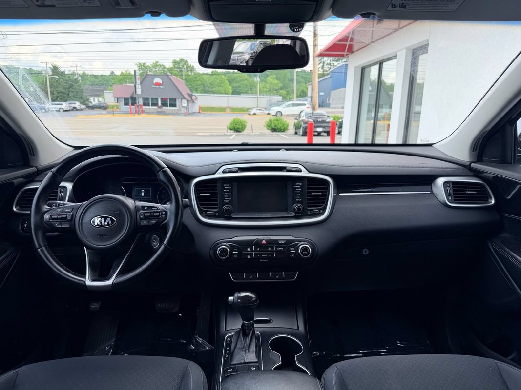 Used 2018 Kia Sorento FWD image 18