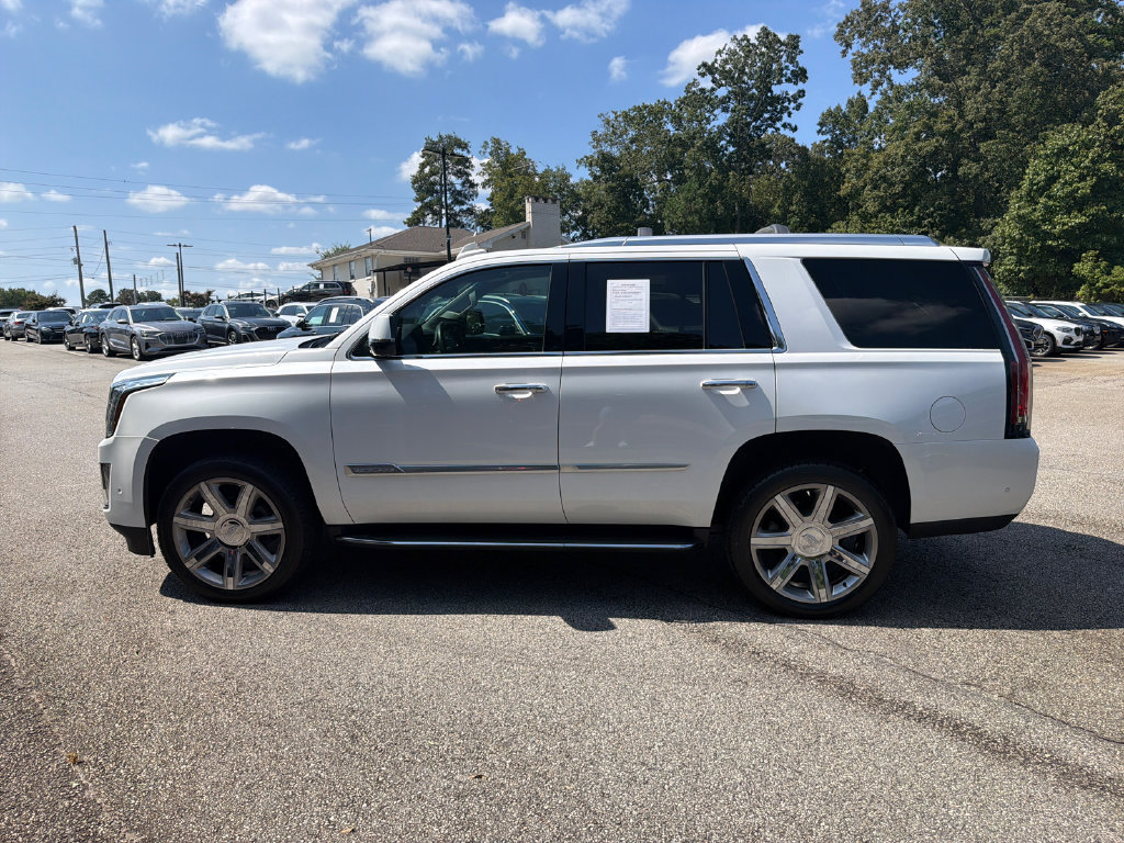 Used 2019 Cadillac Escalade Luxury RWD image 4