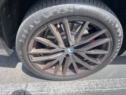 Used 2021 BMW X5 xDrive40i w/ M Sport Package AWD/4WD image 29