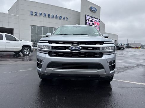Used 2024 Ford Expedition Limited image 2