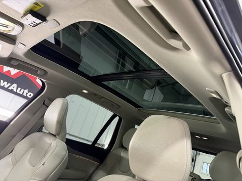Used 2023 Volvo XC90 B6 Plus w/ Protection Package image 20