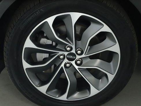 Used 2023 Lincoln Nautilus Reserve w/ Luxury Package image 39