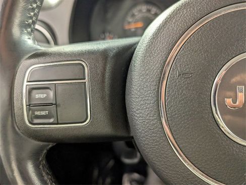 Used 2017 Jeep Patriot Latitude image 22