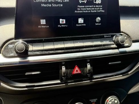 Used 2021 Kia Forte GT-Line FWD image 11