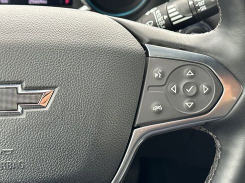 Used 2023 Chevrolet Traverse RS FWD image 31