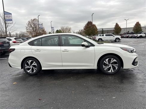 Used 2023 Subaru Legacy Premium image 12