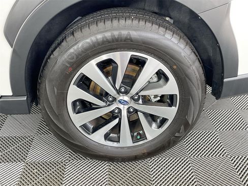 Certified 2025 Subaru Outback Premium AWD/4WD image 34