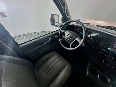 Used 2024 Chevrolet Express 2500 image 9