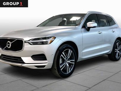 Used 2019 Volvo XC60 T6 Momentum w/ Premium Package