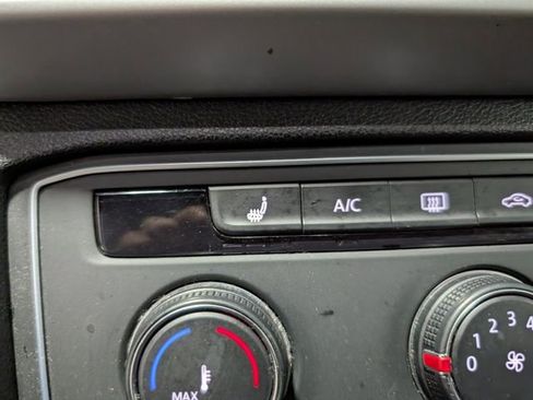 Used 2022 Volkswagen Atlas SE image 22