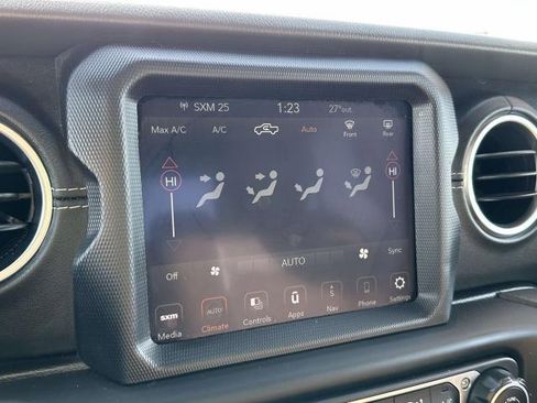 Used 2020 Jeep Gladiator Overland image 17