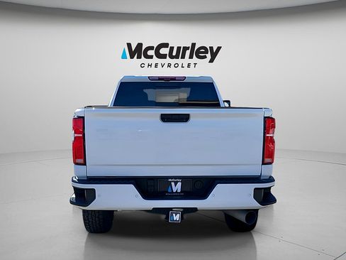 Used 2024 Chevrolet Silverado 3500 LTZ w/ LTZ Plus Package AWD/4WD image 6