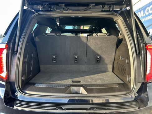 Used 2021 GMC Yukon Denali w/ Denali Premium Package image 17