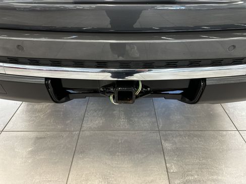 Used 2022 Jeep Grand Cherokee Limited w/ Trailer Tow Prep Group (B) image 9