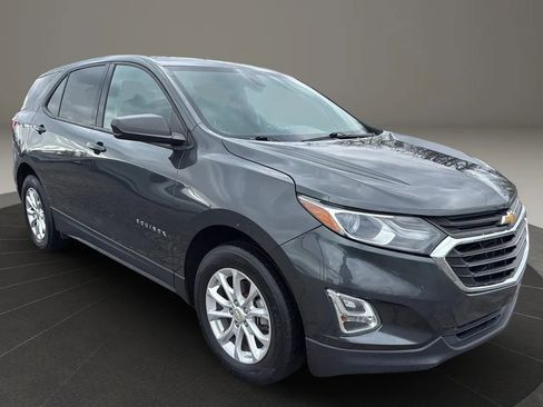 Used 2018 Chevrolet Equinox LS AWD/4WD image 3