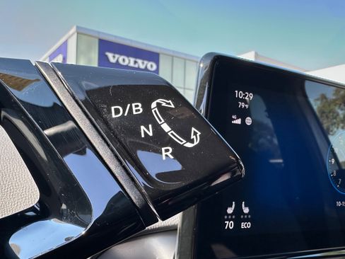 Used 2022 Volkswagen ID.4 Pro image 17