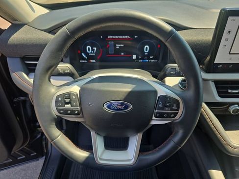 Certified 2025 Ford Explorer Active w/ Active Comfort Package AWD/4WD image 16
