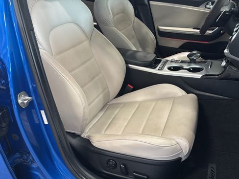 Used 2018 Kia Stinger GT2 AWD/4WD image 23