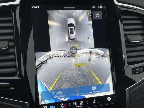 Used 2025 Volvo XC90 B5 Plus image 18