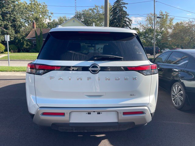 Used 2025 Nissan Pathfinder SL FWD image 4