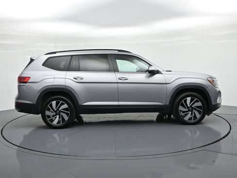 Used 2026 Volkswagen Atlas SE FWD image 5