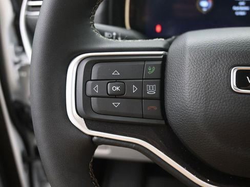 Used 2024 Jeep Wagoneer Base w/ Convenience Group I image 34