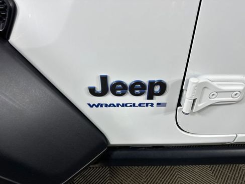 Used 2024 Jeep Wrangler Unlimited image 10