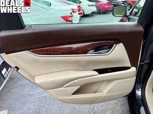Used 2014 Cadillac XTS Luxury FWD image 33