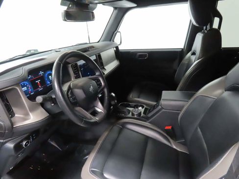 Used 2025 Ford Bronco Outer Banks AWD/4WD image 8