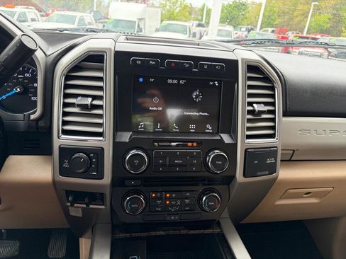 Used 2017 Ford F250 Lariat w/ Tow Technology Bundle AWD/4WD image 31