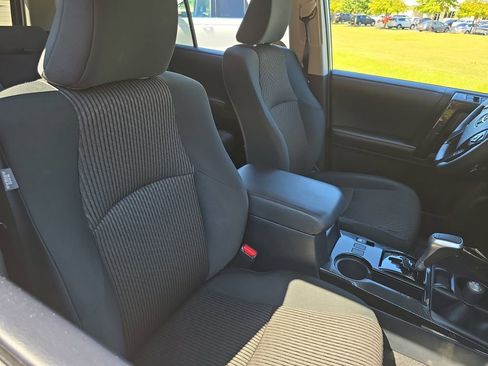 Used 2024 Toyota 4Runner TRD Off-Road image 10