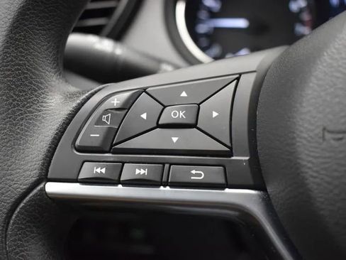 Used 2022 Nissan Rogue Sport S image 24