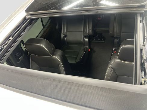 Used 2023 Chevrolet Tahoe Premier AWD/4WD image 23