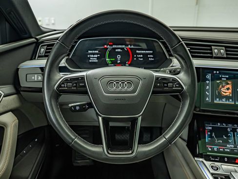 Used 2024 Audi Q8 e-tron Prestige w/ Prestige Package AWD/4WD image 25