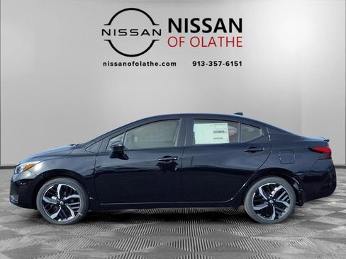 New 2025 Nissan Versa SR w/ Trunk Package FWD image 17