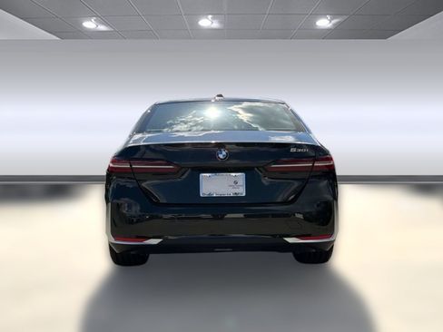 Used 2026 BMW 530i RWD image 8