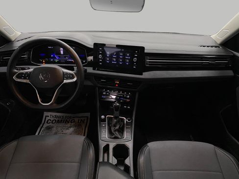 Used 2025 Volkswagen Jetta SE FWD image 20