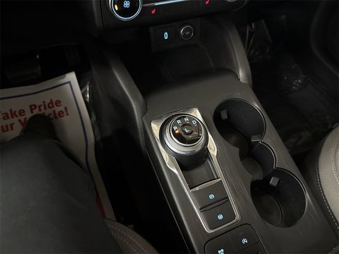 Used 2020 Ford Escape SE image 21