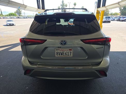 Used 2021 Toyota Highlander Platinum image 8