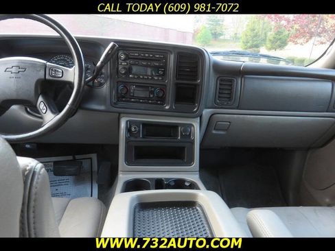 Used 2004 Chevrolet Suburban LT w/ Preferred Equipment Group AWD/4WD image 17
