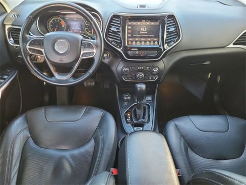 Used 2019 Jeep Cherokee Limited image 11