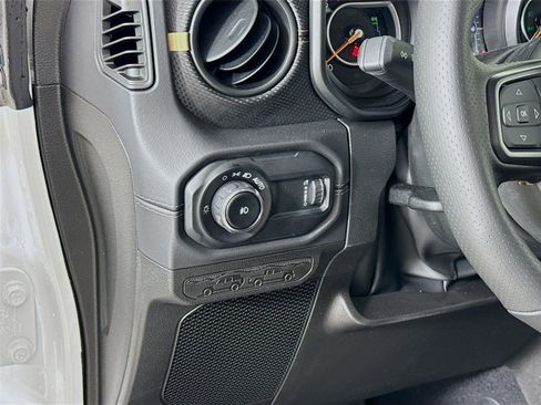 New 2025 Jeep Wrangler Unlimited Rubicon 392 image 10