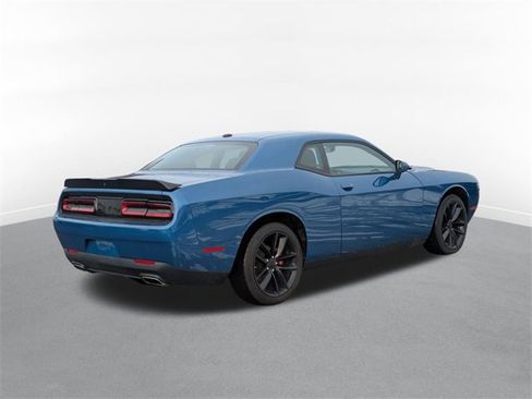 Used 2022 Dodge Challenger SXT w/ Driver Convenience Group image 3