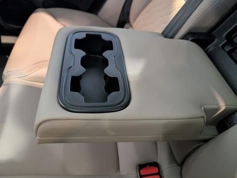 Used 2026 Volvo XC60 B5 Plus w/ Climate Package image 26