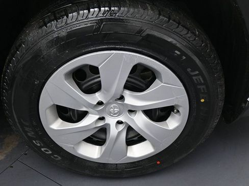 Used 2024 Toyota RAV4 LE image 38