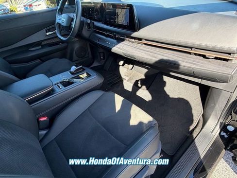 Used 2024 Nissan Ariya FWD image 17