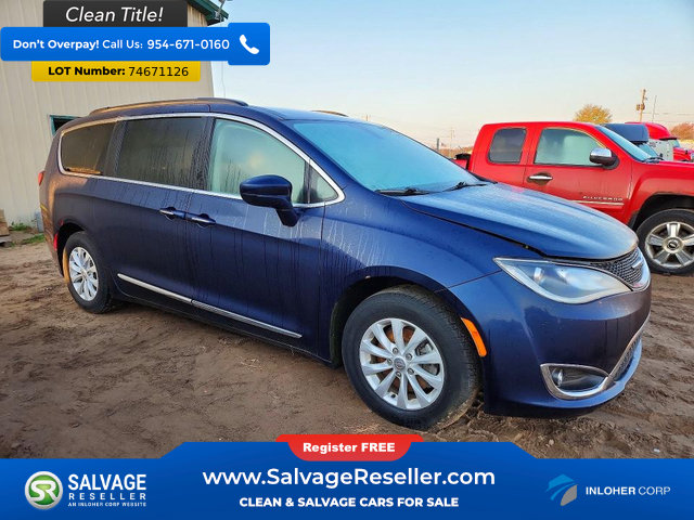 Used 2017 Chrysler Pacifica Touring-L FWD image 5